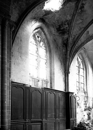 Vue intérieure du choeur : Mur latéral de gauche