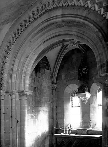 Vue intérieure du transept sud : chapelle