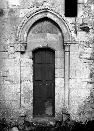 Petit portail sur la façade sud du choeur