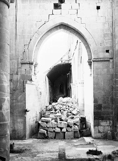 Vue intérieure du collatéral sud prise du transept