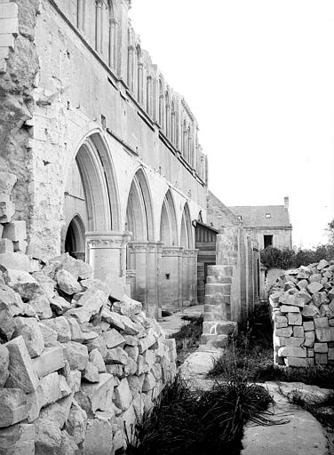 Vue intérieure du collatéral nord prise du choeur