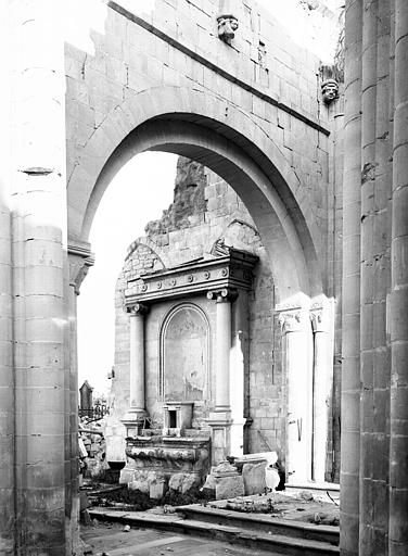 Vue intérieure de la chapelle latérale