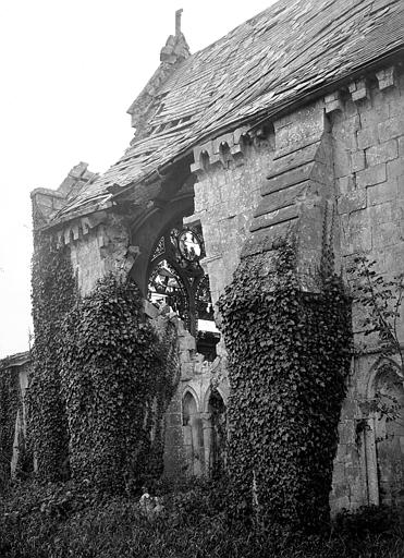 Façade latérale nord : détail des contreforts