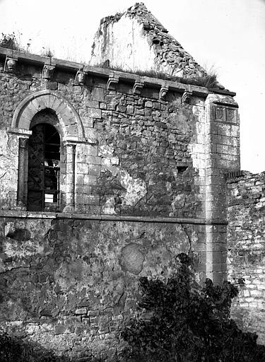 Façade latérale sud : détail des contreforts