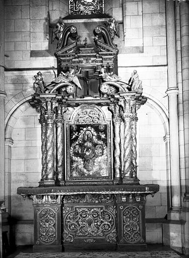 Autel et retable du transept nord