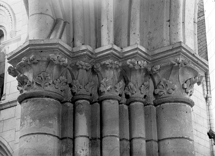 Chapiteaux du premier pilier du choeur