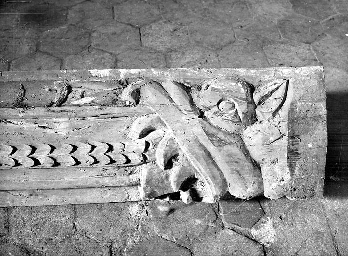 Poutre de la nef : détail sculpté