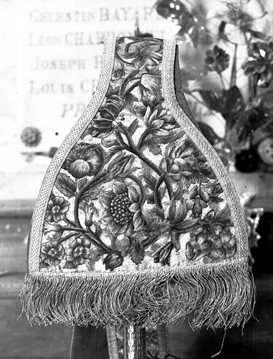 Première chasuble : étole, détail