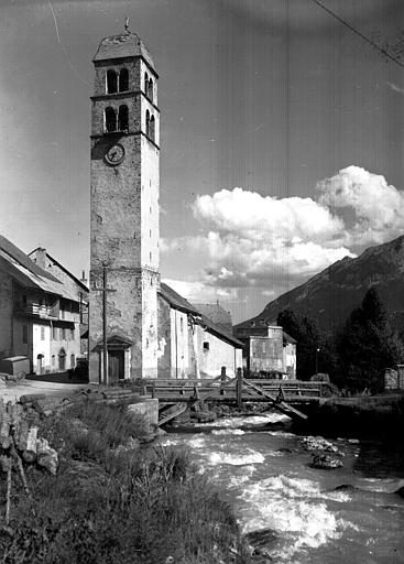 Vue générale prise du torrent à l'ouest