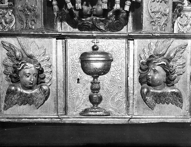 Retable, bois sculpté, peint, doré : petit tabernacle inférieur