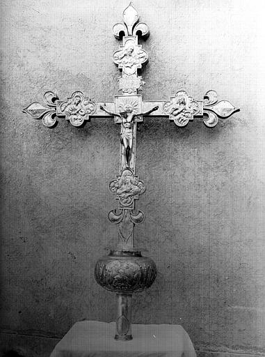 Croix processionnelle en argent (17e), avers