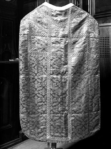 Chasuble de soie verte, galons argent, Henri II - © Ministère de la Culture (France), Médiathèque du patrimoine et de la photographie, diffusion RMN-GP