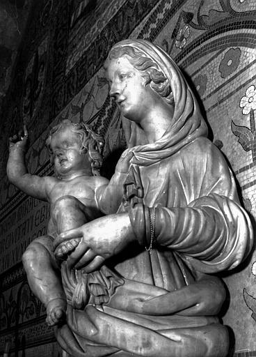 Statue de la Vierge à l'Enfant, marbre (18e), partie supérieure