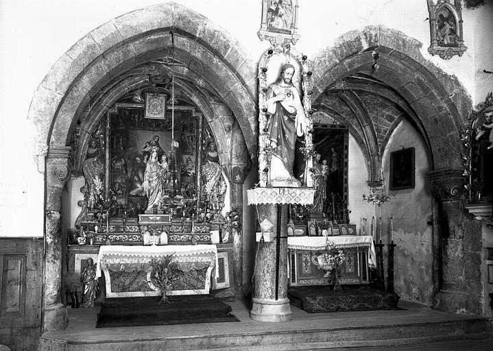 Vue intérieure de la chapelle latérale est