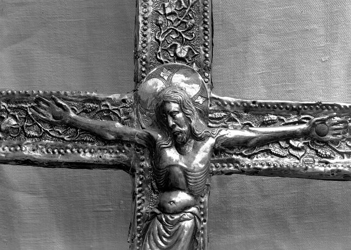 Croix processionnelle, avers, détail : le Christ