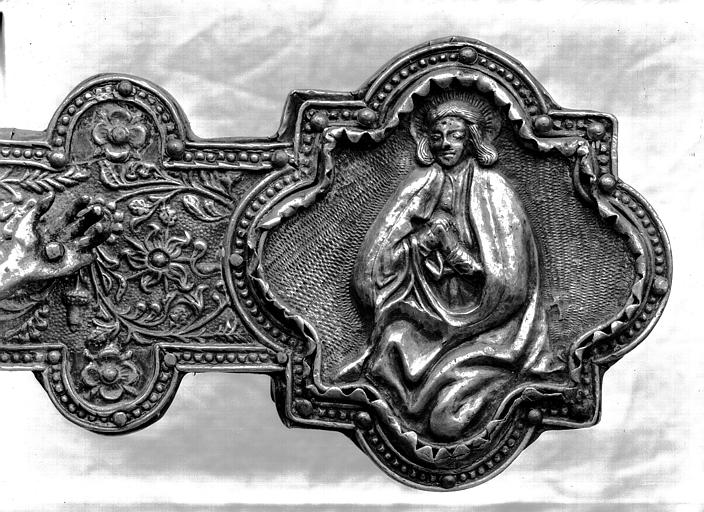 Croix processionnelle, argent (16e), avers, bras droit