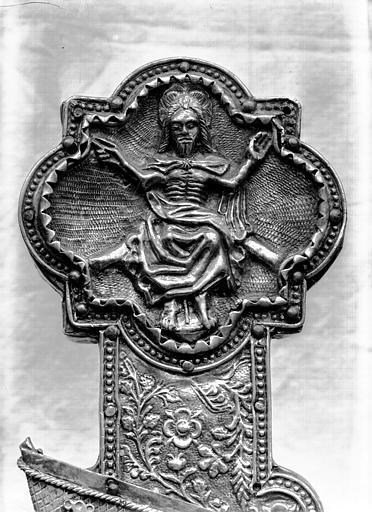 Croix processionnelle, argent (16e), avers, extrémité supérieure