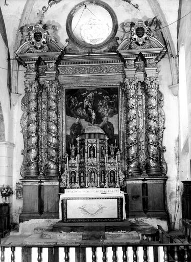 Intérieur, retable, ensemble