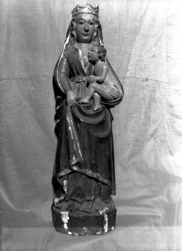 Statue en bois, Vierge allaitant