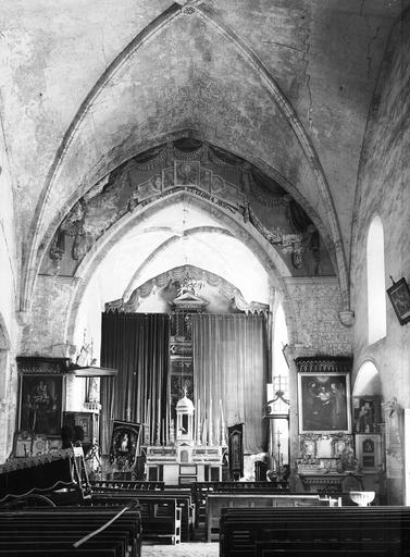 Intérieur, ensemble, le choeur