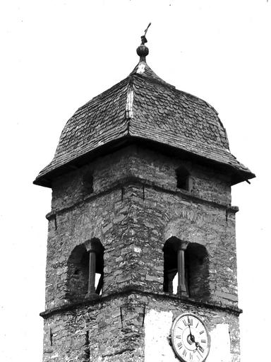 Extérieur, clocher de l'église, détail