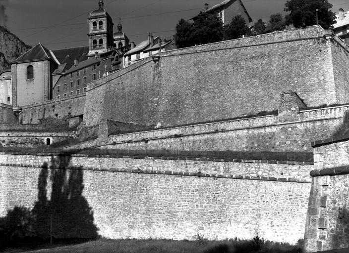 Vue générale des remparts