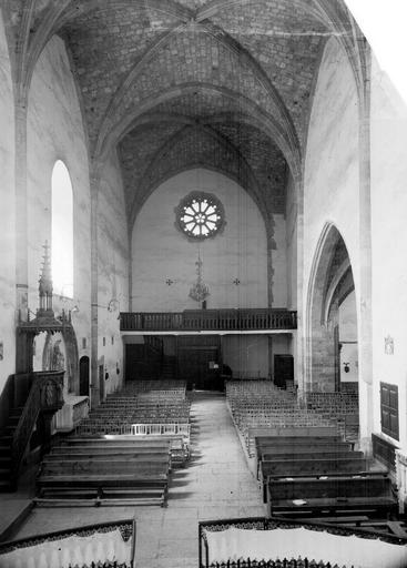 Intérieur, nef, vers l'ouest