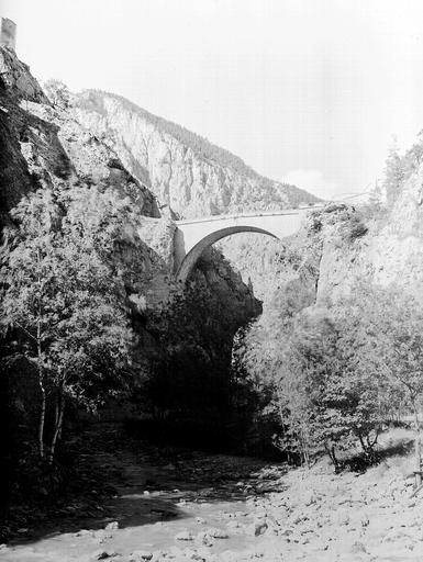 Le pont et les gorges de la Durance