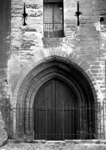 Porche d'entrée nord-ouest, vue extérieure