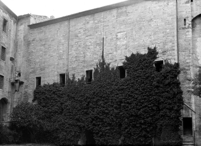 Ensemble de la façade est sur cour