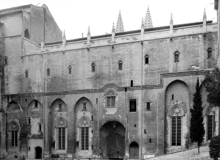 Ensemble de la façade ouest sur cour