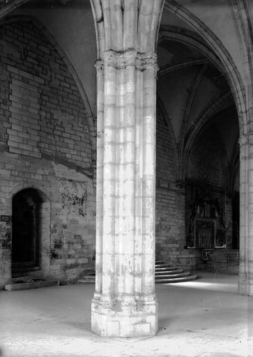 Salle de la grande audience, pilier