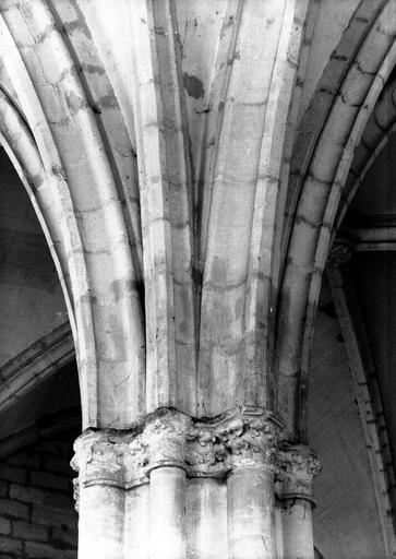 Salle de la grande audience, sommet du pilier, dépar d'ogives