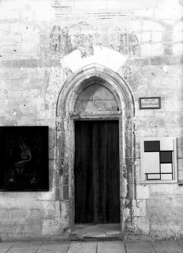 Intérieur, grande chapelle, porte du Pape