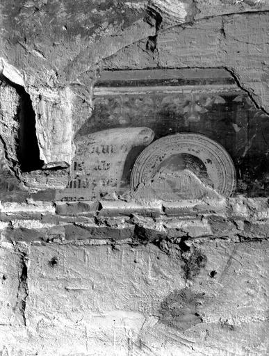 Salle de la Grande Audience, vestige de fresques de la frise supérieure