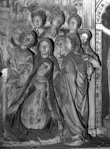 Chemin de Croix, première chapelle latérale sud, groupe des femmes