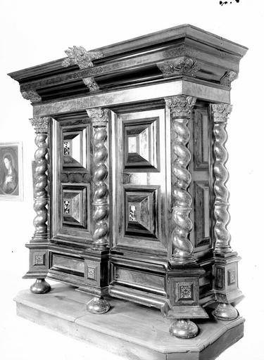 Meuble à objets de culte, bois et marquetterie