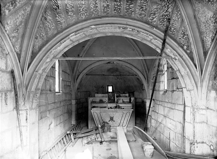 Intérieur de la chapelle, vue sur le choeur