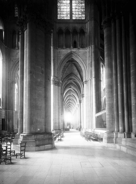 Collatéral sud vers l'ouest