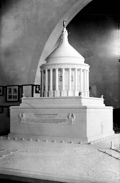 Maquette reconstituée du trophée d'Auguste