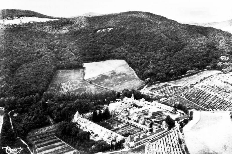 Vue aérienne du nord-est vers le sud-ouest