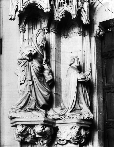 Portail de l'église, statues : Philippe le Hardi, saint Jean Baptiste