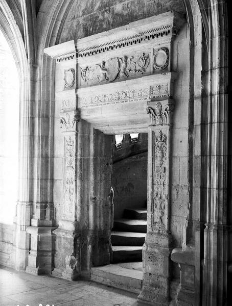 Porte Renaissance de l'église