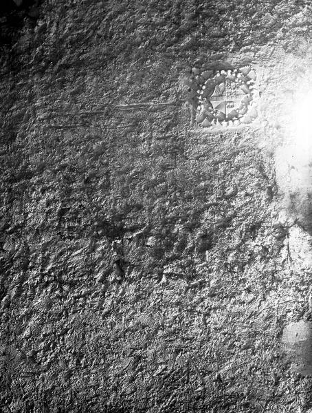 Mur du grenier, armes des constructeurs du château d'Azay, pierre sculptée