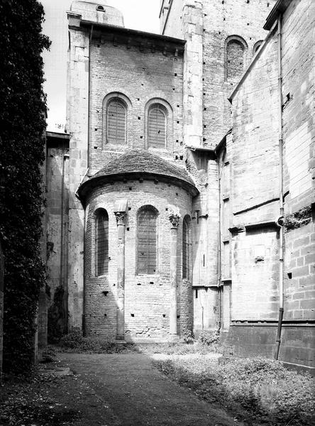 Croisillon sud du grand transept, absidiole orientée