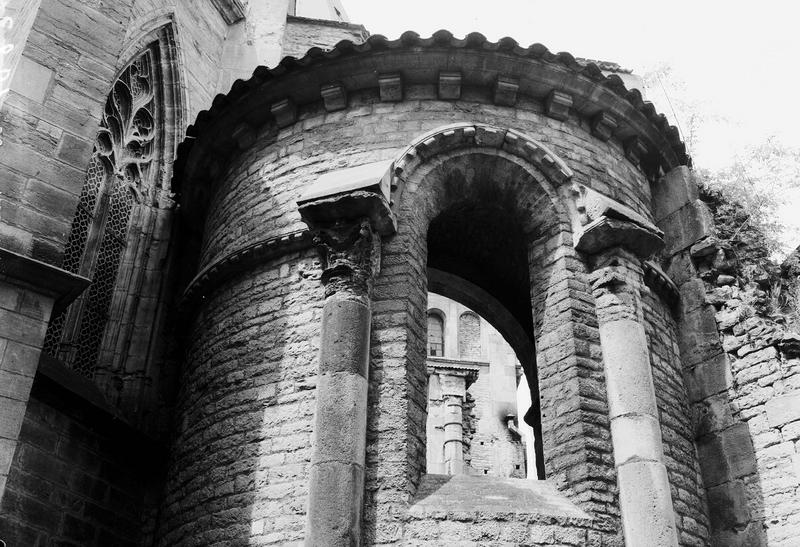 Croisillon sud du petit transept, absidiole orientée