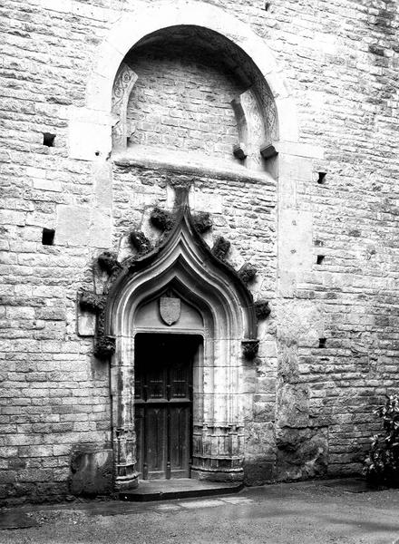 Chapelle des Bourbons, porte latérale sud