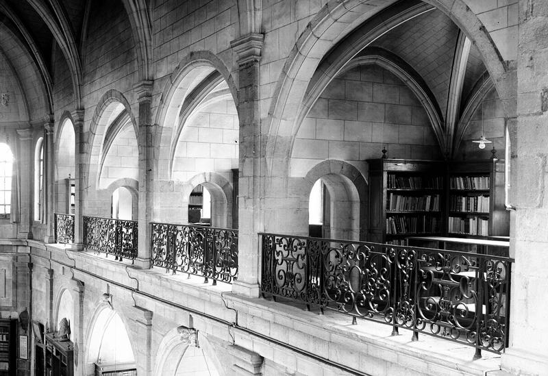 Chapelle : tribune du premier étage, côté sud