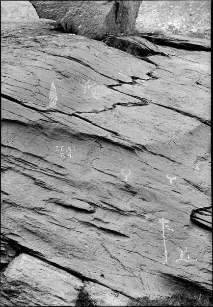 Région des Lacs : Long supérieur, Fourca, du Trem, de la Muta, Carbon. Inscriptions rupestres, zone 2, groupe 1, rocher 4