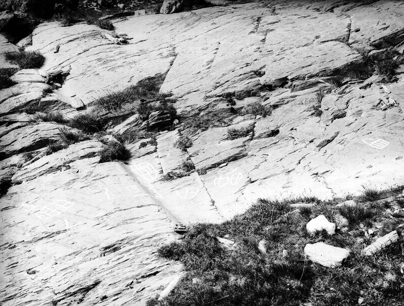 Inscriptions rupestres, Masso Erratico côté sud, zone 11